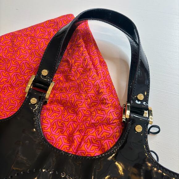 Tory Burch Perforated Logo Black Patent Leather Bombe Large Tote Handbag Purse - Picture 3 of 10